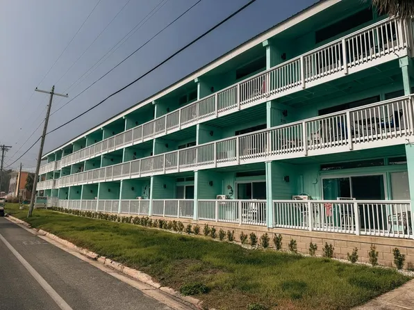 211 2nd St UNIT 222, Cedar Key, FL 32625