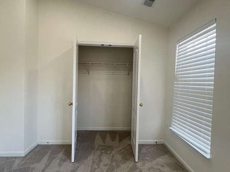 13129 Park Crescent Cir — Photo 33