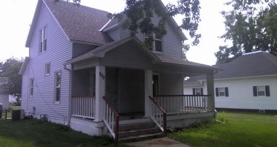 1st image of 203 N 1st St