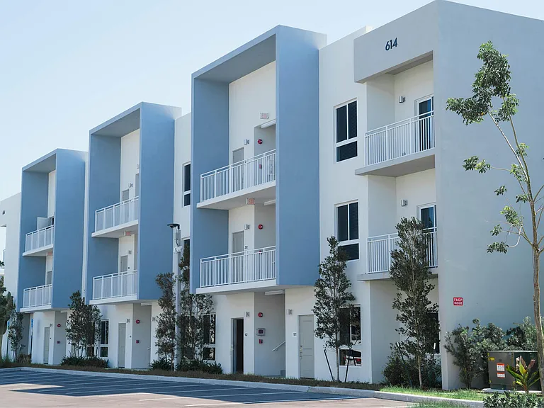 Atlantica at Dania Beach — Photo 20