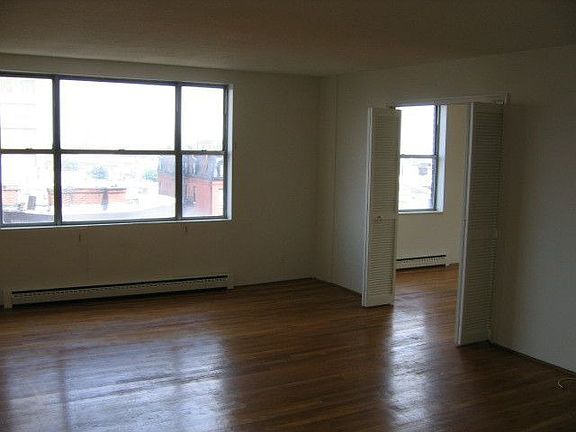 3rd image of 1101 Saint Paul St Unit 501