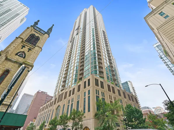 21 E Huron St APT 2102, Chicago, IL 60611