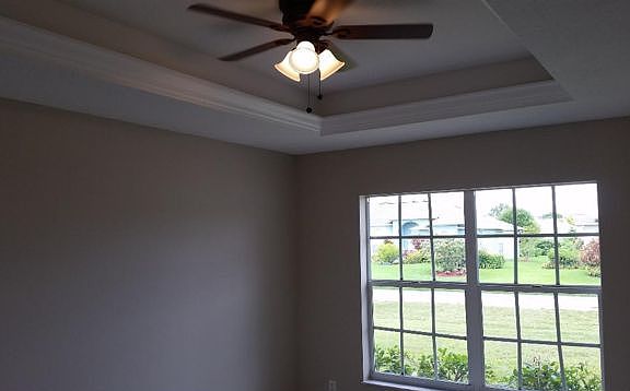4th image of 466 SW Fields Ave