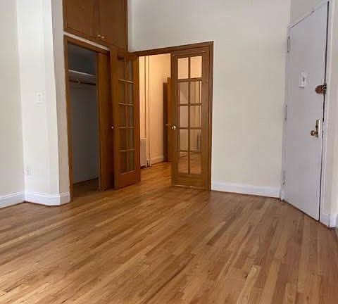 2nd image of 772 Amsterdam Ave #1