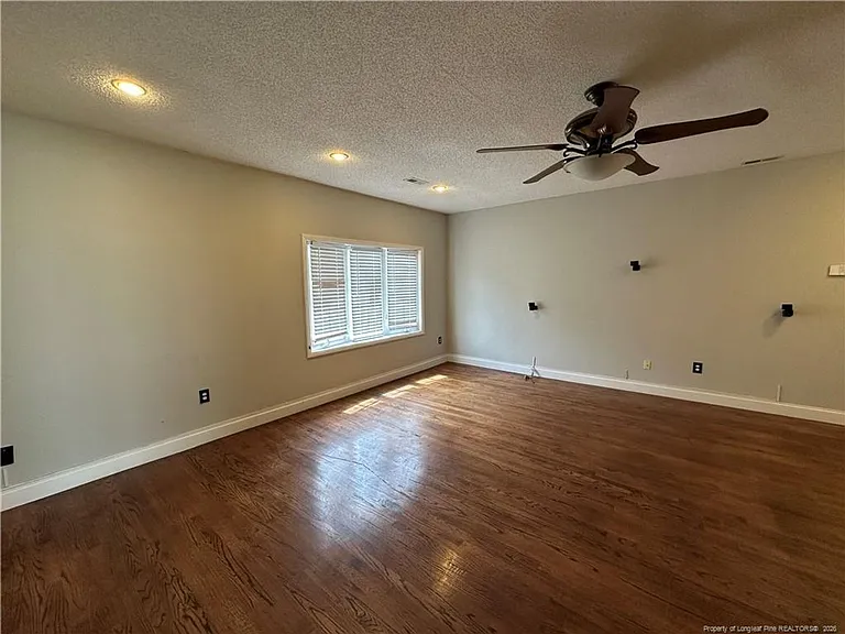 1601 Bluesprings Rd — Photo 5