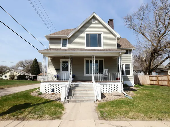 921 13th St, Boone, IA 50036