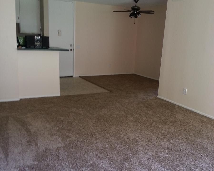 living room/dining room