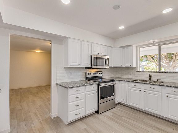 3rd image of 440 N 56th Pl