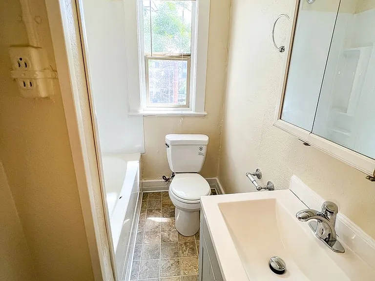 Casa Del Rey Apartments — Photo 52