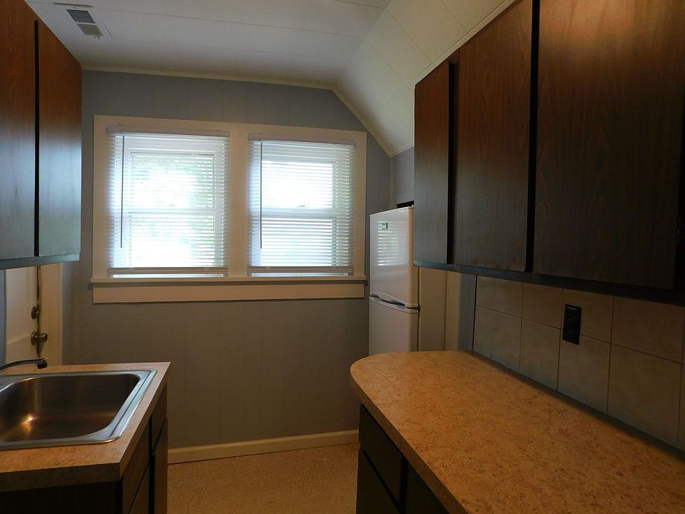 320 W 2nd Apartments 320 W 2nd 320 W 2nd Apartments El Dorado KS Zillow