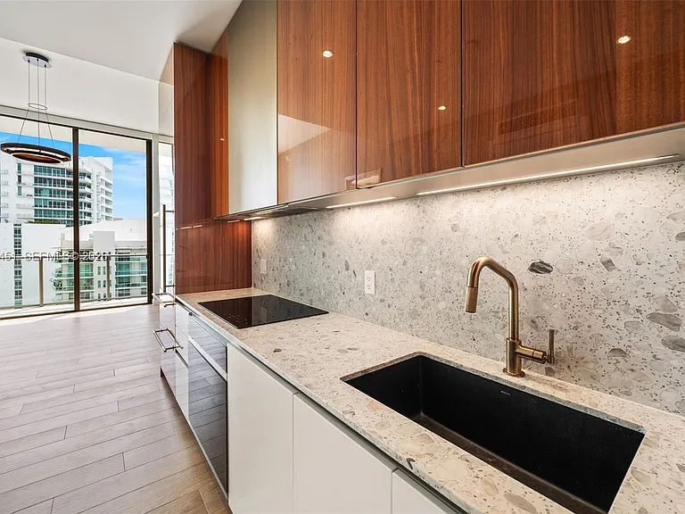 2655 S Bayshore Dr #1906 — Photo 4