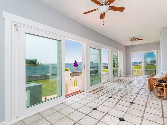 2 Harbor View Avenue