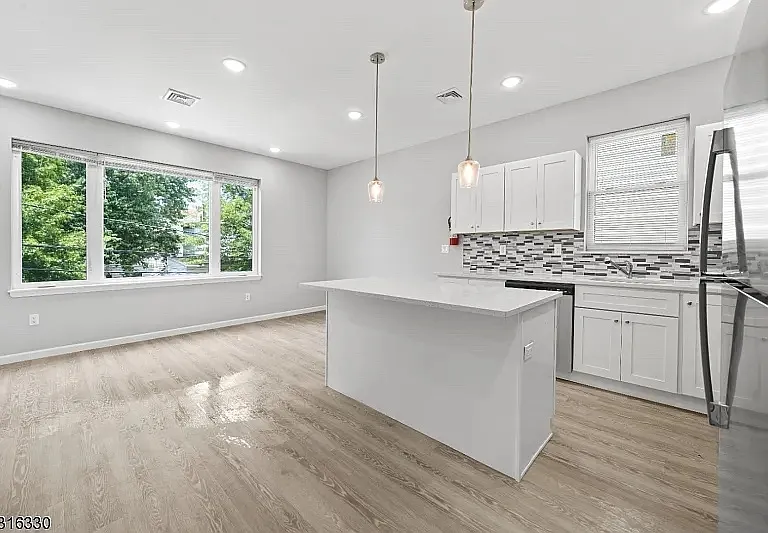 31 Stout St #1 — Photo 2