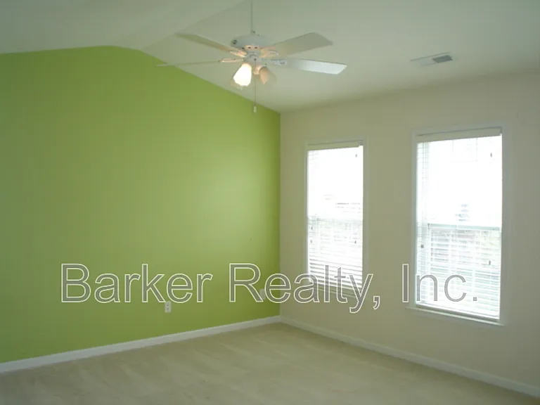 7100 Proctor Hill Dr — Photo 9