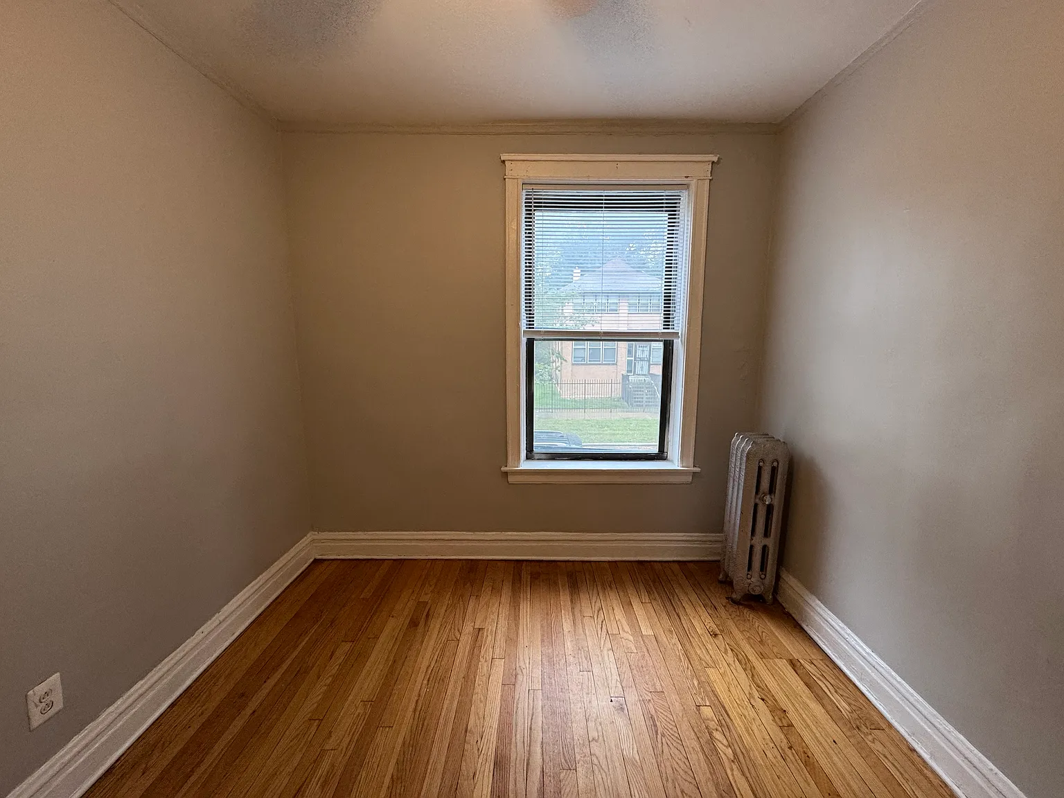 2 bed, 1400 sqft, $1,200 — Photo 4