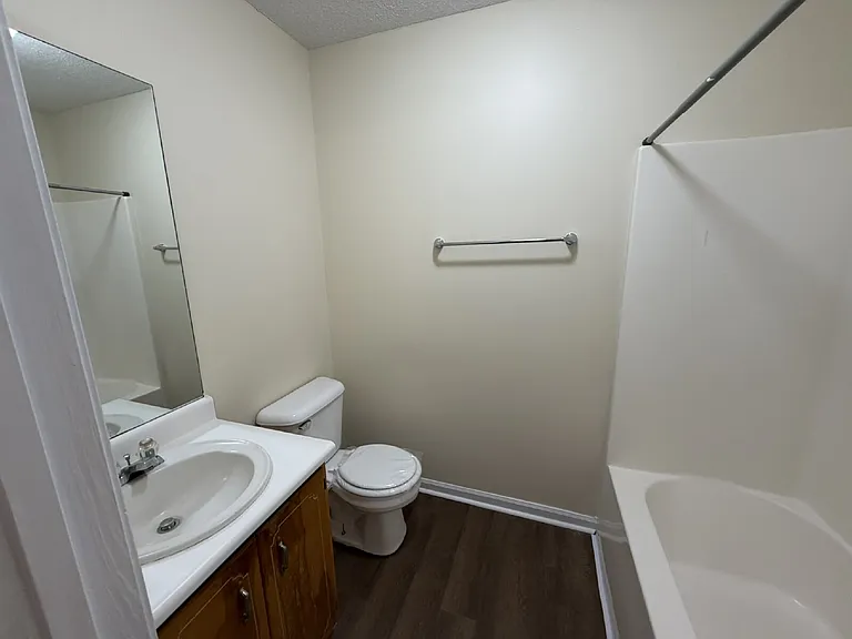 150 NE Jamey Ln — Photo 8