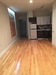 Rented by Uptown Flats LLC