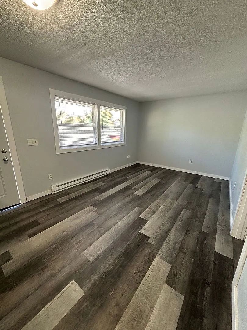 1112 Liberty St — Photo 2