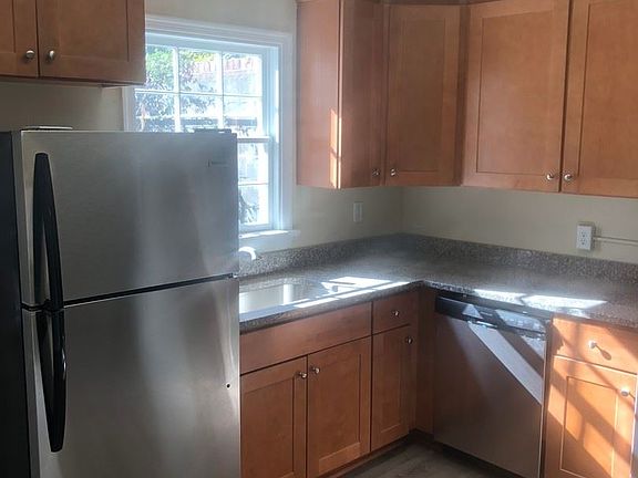 2nd image of 1103 West Ave APT 1