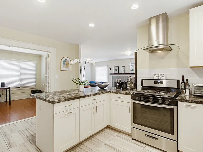 4081 1st Ave — Photo 10