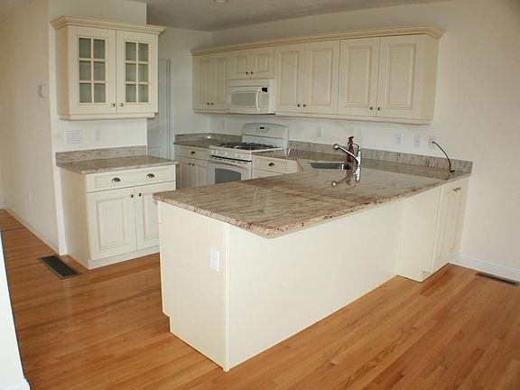 5th image of 629 White Cliff Dr #629