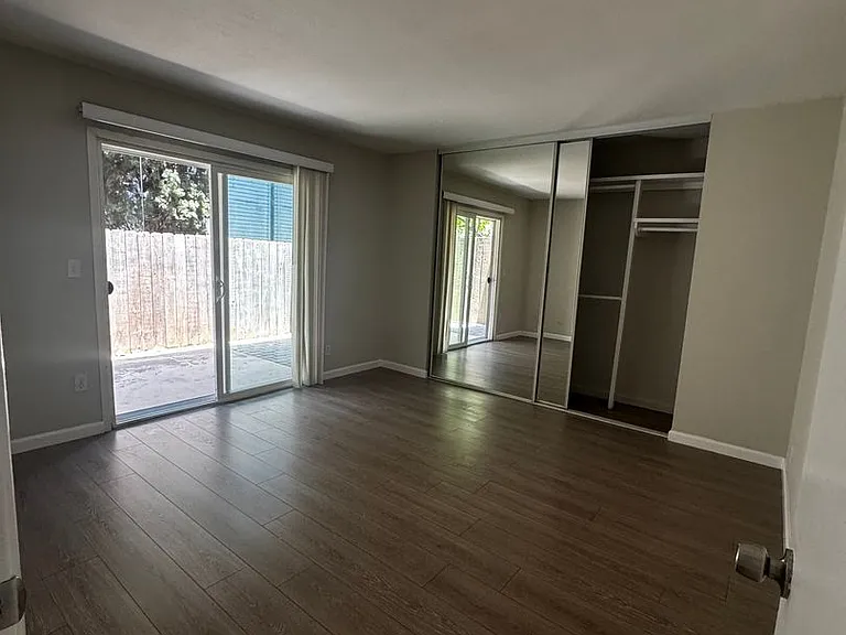 4560 North Ave — Photo 4