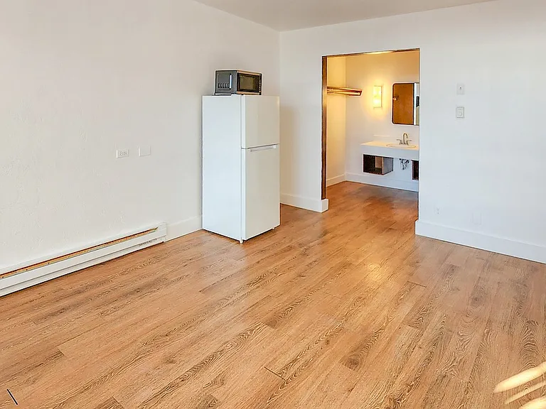 1006 W 3rd Ave — Photo 5