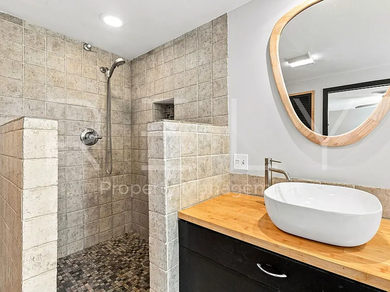 2404 Gabriel View Dr — Photo 32