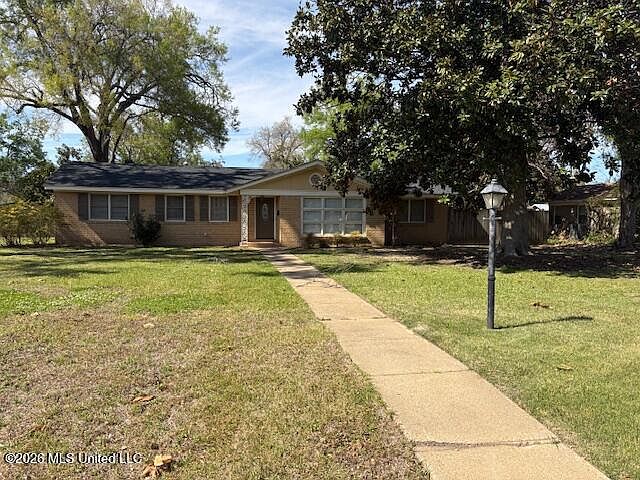 1st image of 415 E Jeff Davis Ave