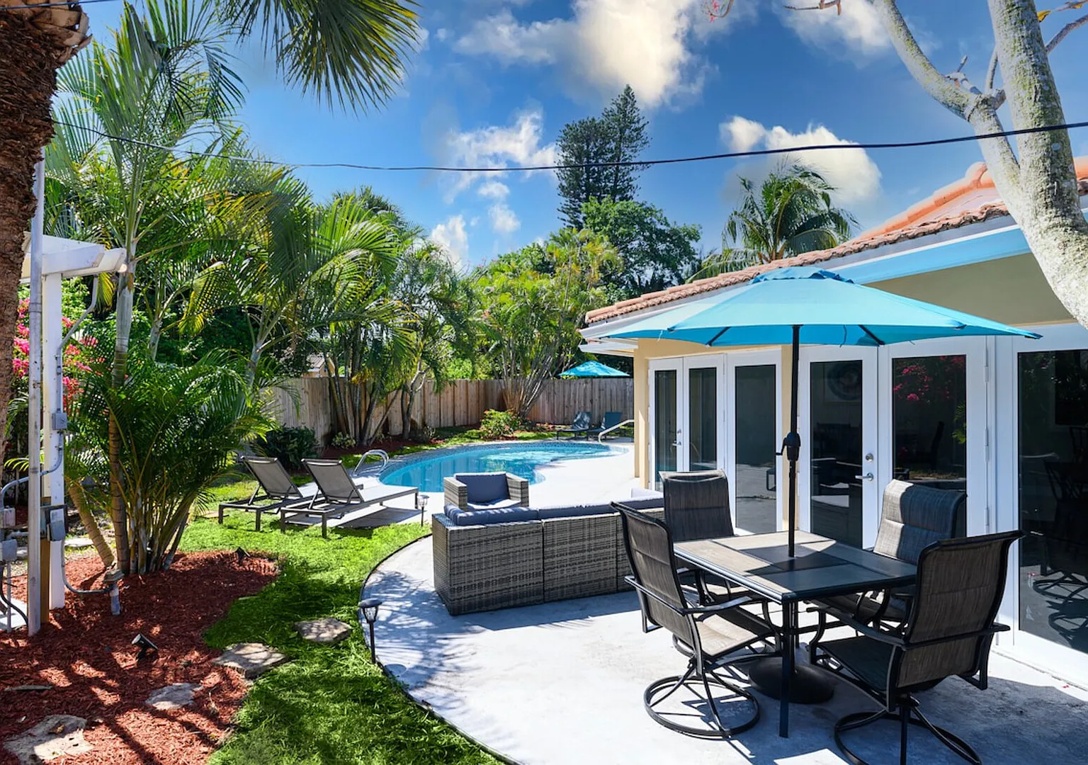 Private Pool 4BR 6 Min to Fort Lauderdale Beach — Photo 2