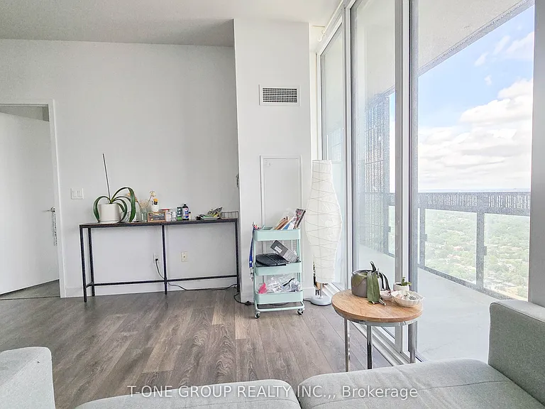 8 Eglinton Ave E #4208 — Photo 13