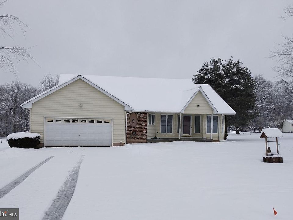 1st image of 145 Honeysuckle Dr