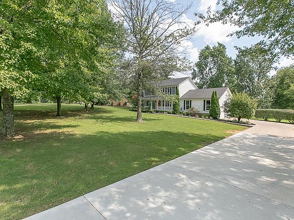 3rd image of 266 Osborne Ln