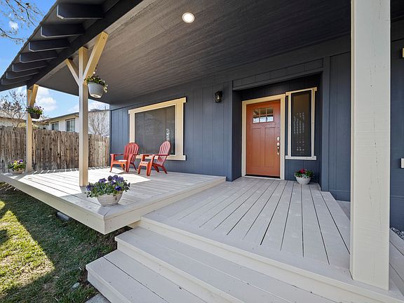 3rd image of 4660 Mira Vista Ct
