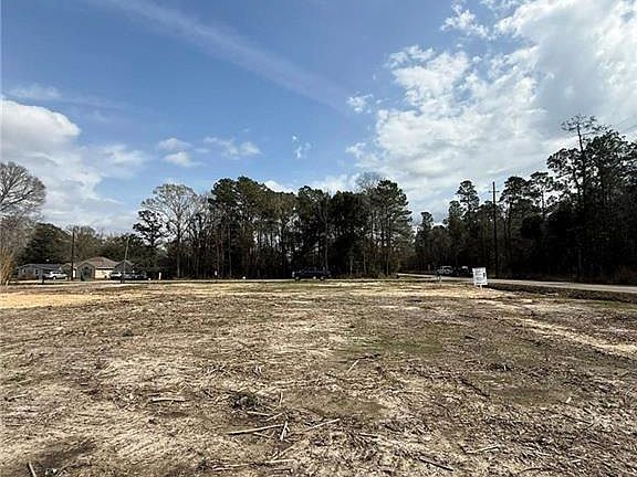 2nd image of 4106 Upperline St