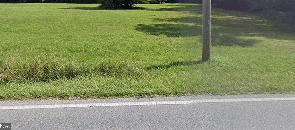2nd image of Bumpy Oak Rd