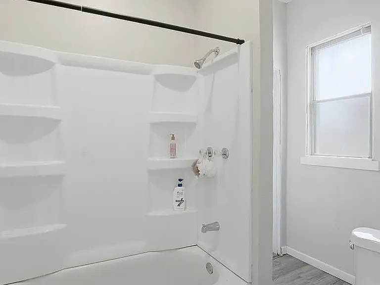 2605 Washington Ave — Photo 17