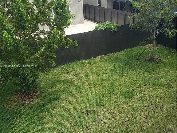 5th image of 600 NE 4th Ter