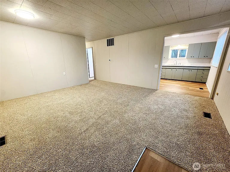 906 W Anderson St — Photo 5