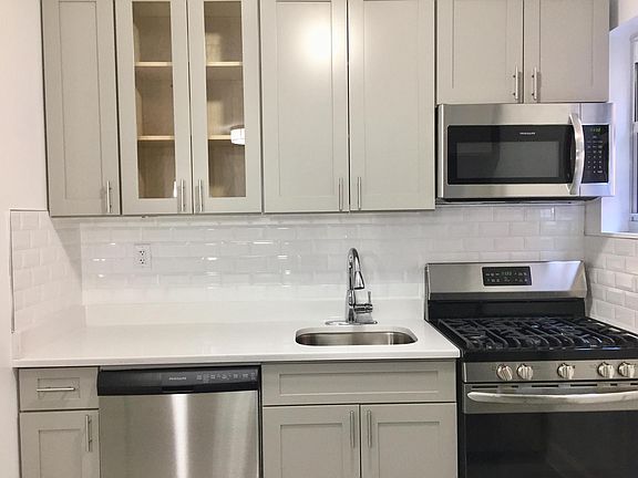 will be similar all new stainless appliances