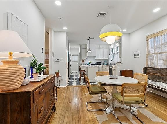 4th image of 5622 Charles Pl