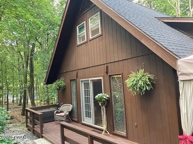 1st image of 118 Longridge Dr