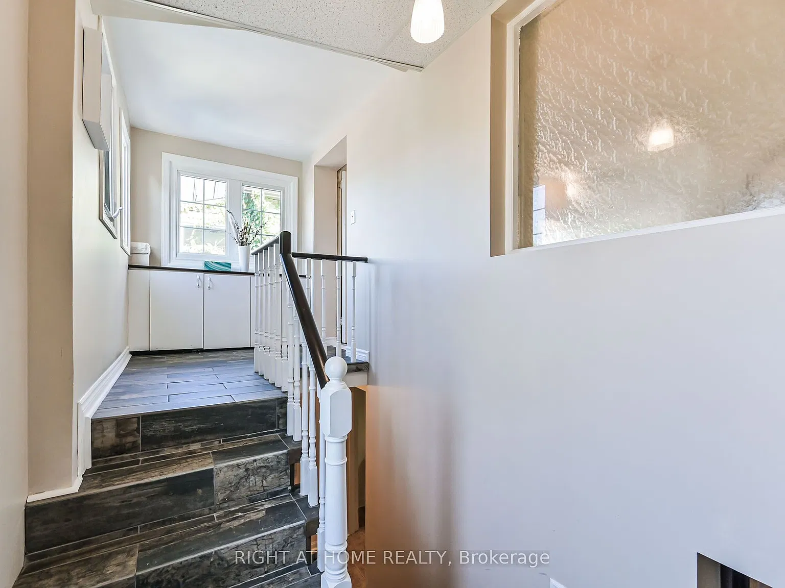 2 bed, $2,930 — Photo 4