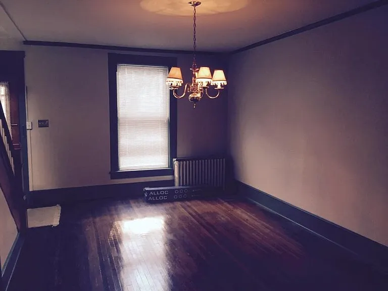 422 Bloom Rd — Photo 2