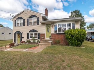 205 Hendrickson Ave, Edgewater Park, NJ 08010
