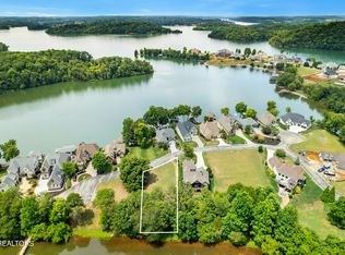 1671 Rarity Bay Pkwy, Vonore, TN 37885
