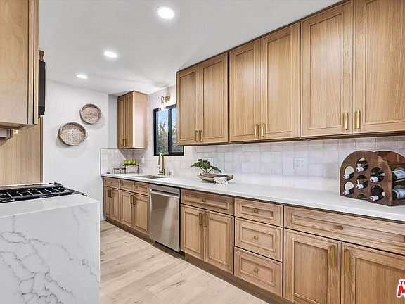 5th image of 2924 W 133rd St