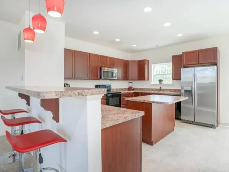 24 Grissom Dr — Photo 7
