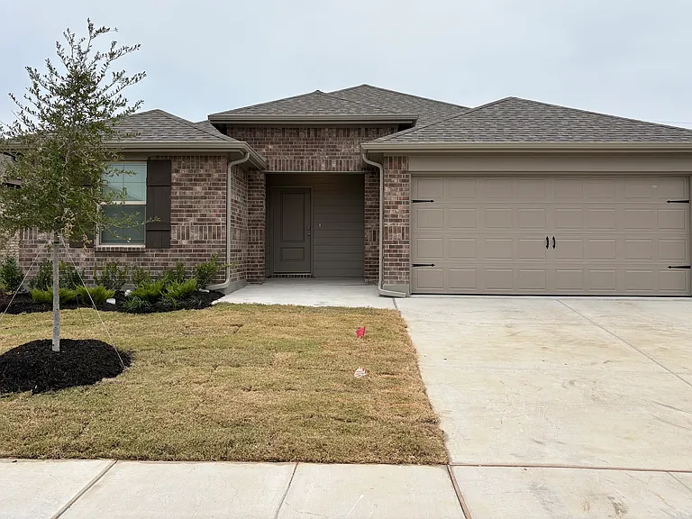 548 Mash Ln — Photo 1