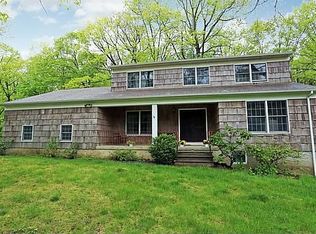 71 Whippoorwill Rd E, Armonk, NY 10504